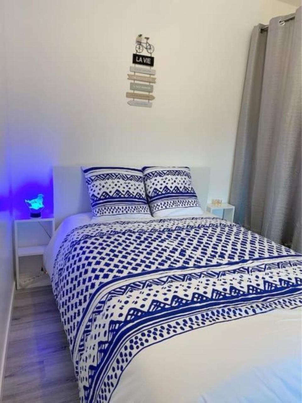 Appartement Chaleureux A Alfortville Luaran gambar